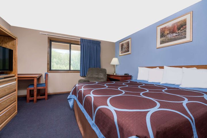 Room 4 of 15