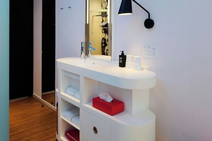 citizenM Austin Downtown