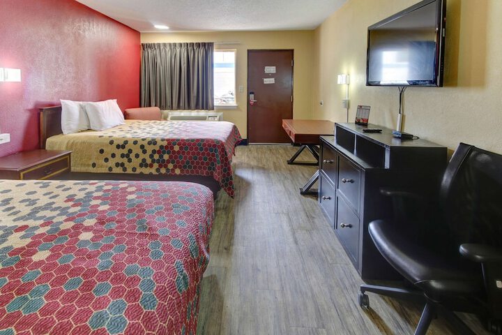 Room 14 of 26
