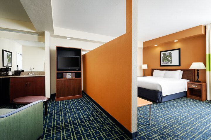 Room 11 of 19