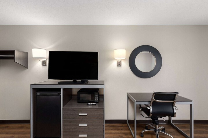 Room 21 of 28