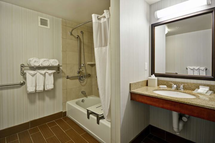 Room 30 of 43