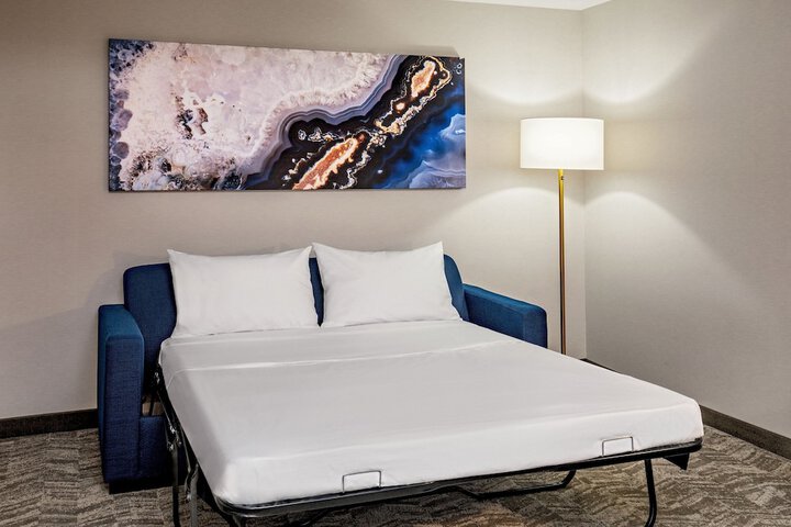 Room 10 of 25