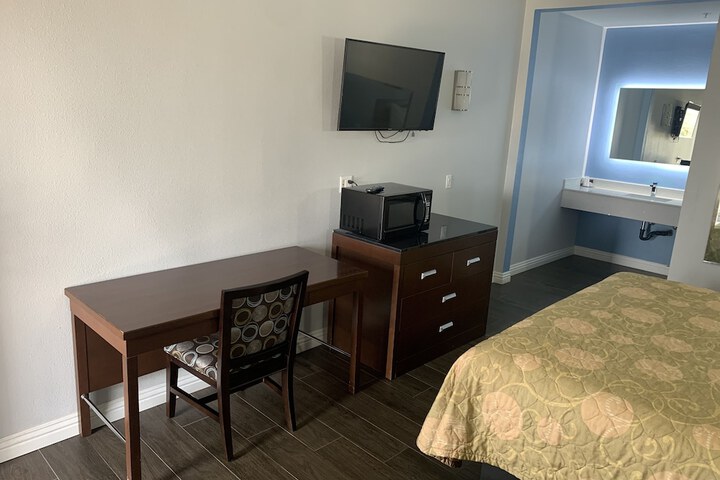 Room 29 of 38