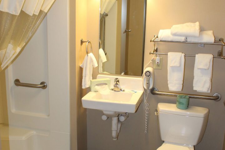 Room 33 of 41