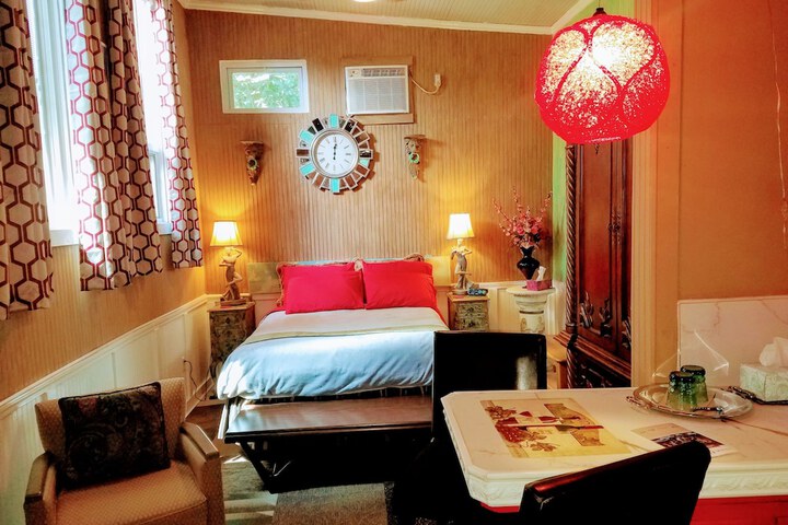 Room 15 of 53