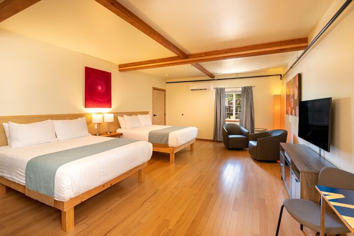 Room 53 of 183
