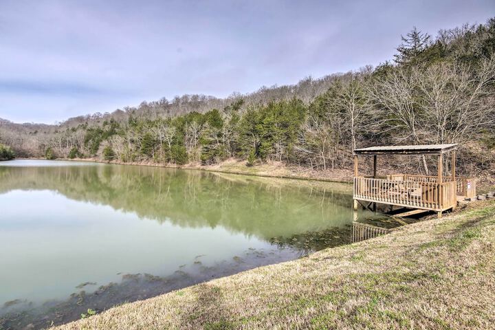 Unwind Fireside: Ozark Mtn Condo w / Resort Perks!