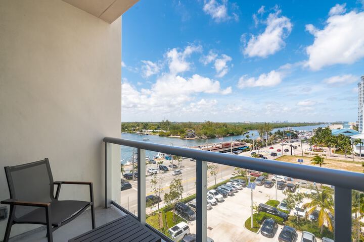 Costa Hollywood Beach Resort