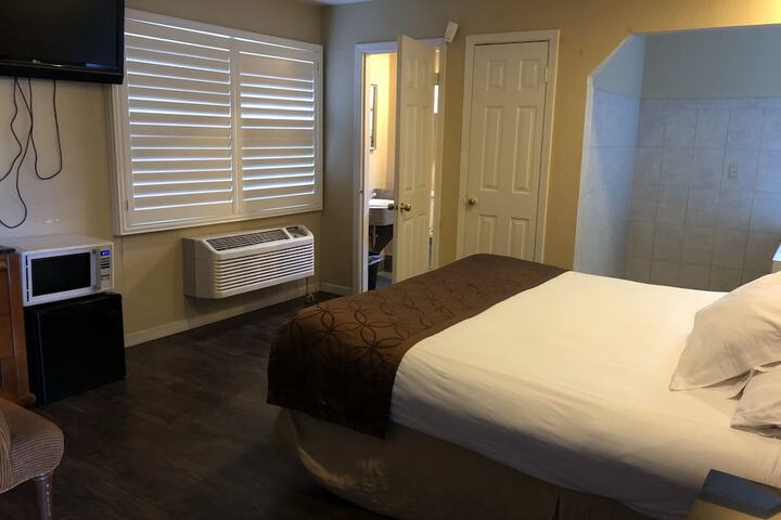Room 2 of 9