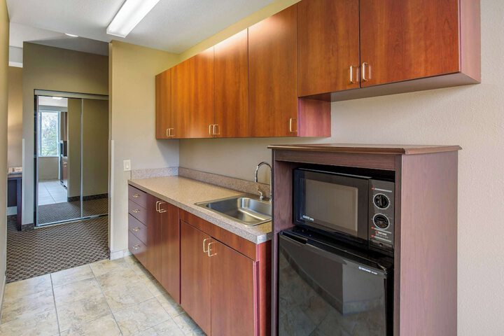 Comfort Suites Seaford