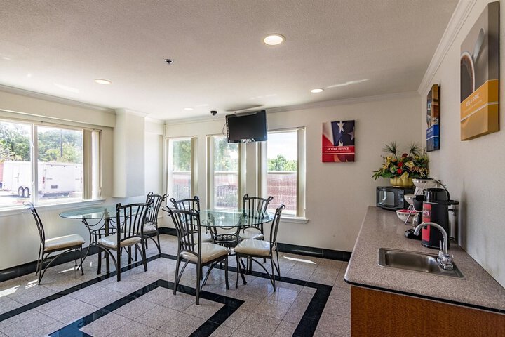 Motel 6 Azle TX