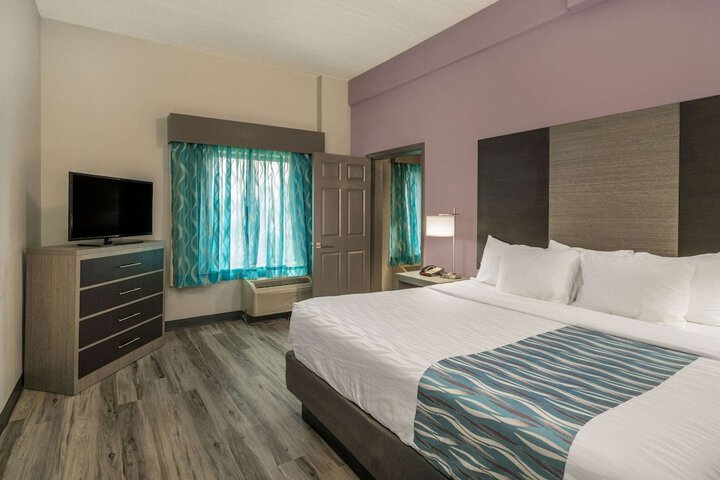 Room 15 of 34