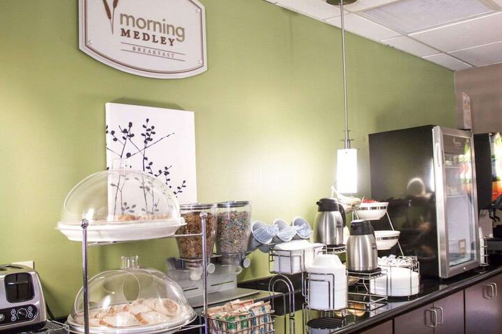 Breakfast/Coffee Service 10 of 13