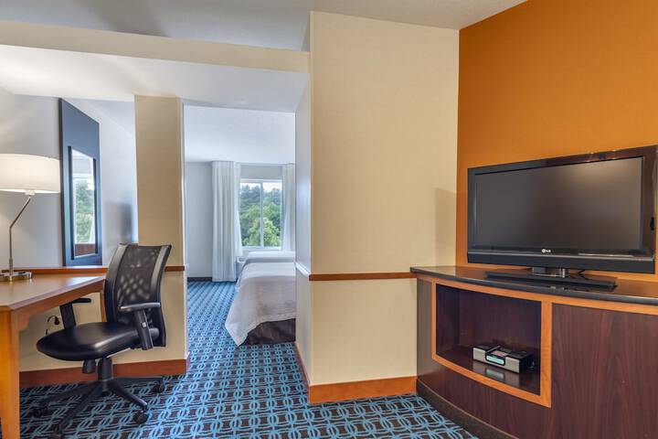 Room 17 of 32