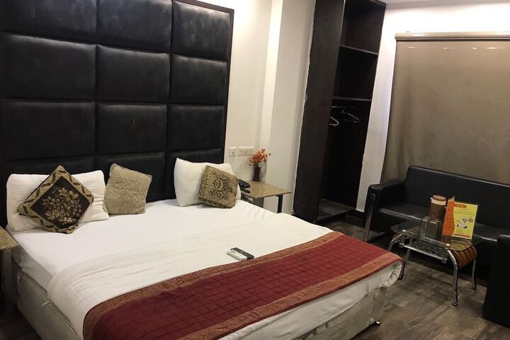 Room 14 of 22