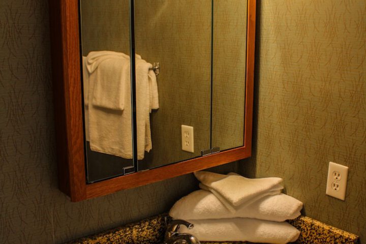 Room 27 of 49