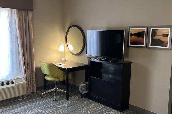 Comfort Inn & Suites Toledo North