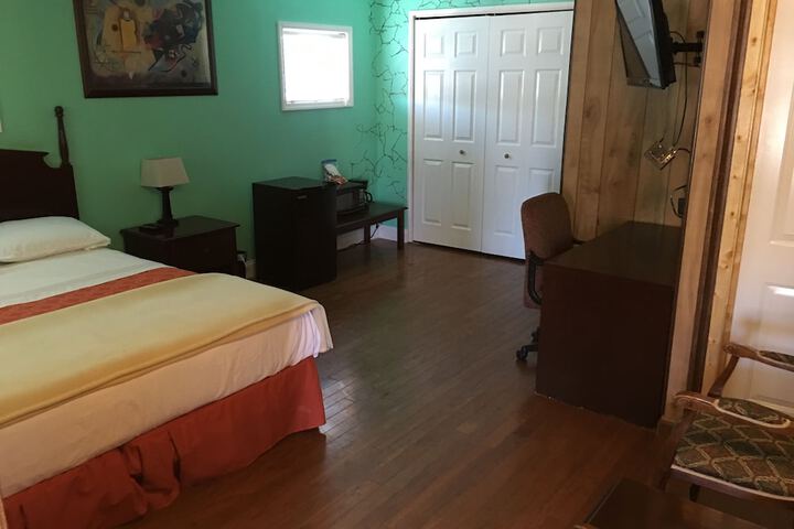 Room 28 of 40