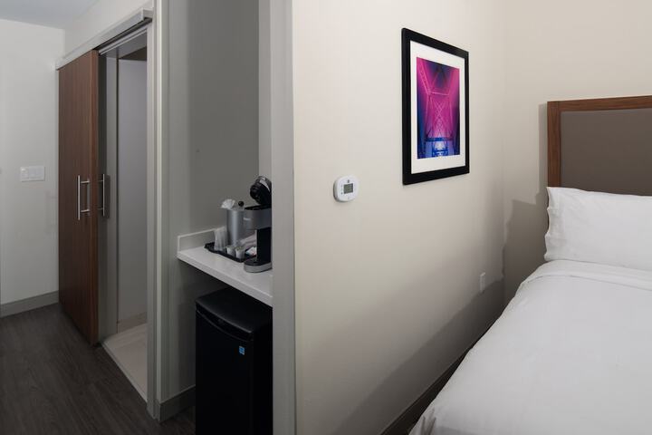 Room 15 of 31