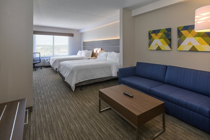 Room 52 of 102