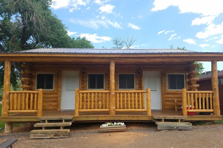 No Name City Luxury Cabins & RV