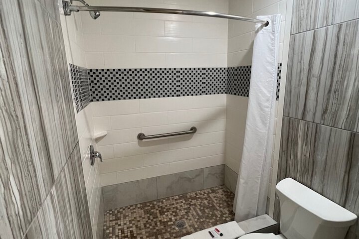 Room 33 of 54