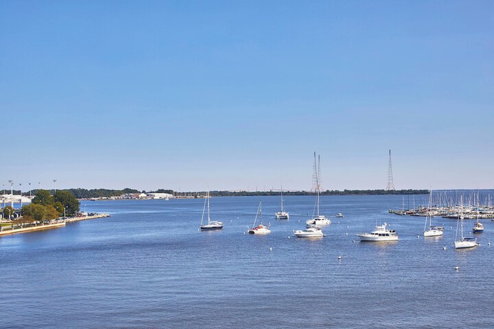 Annapolis Waterfront Hotel Autograph Collection