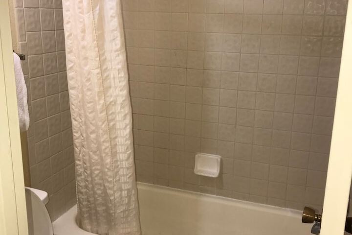 Room 15 of 40