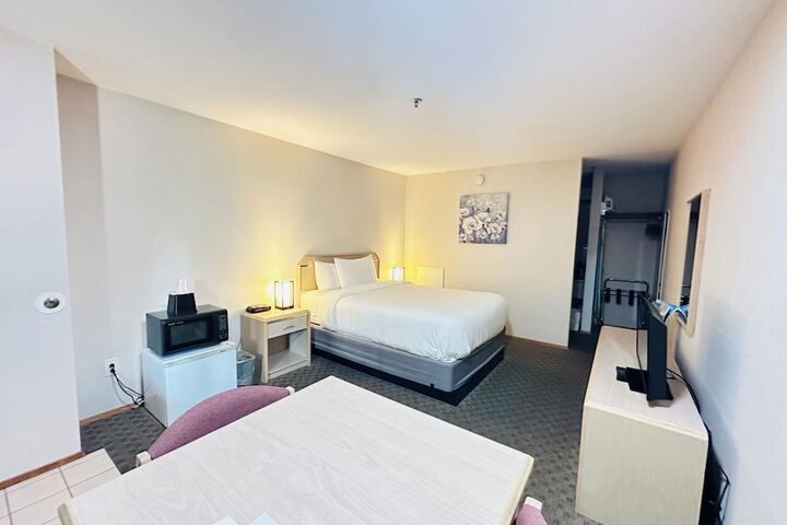 Timberland Inn & Suites