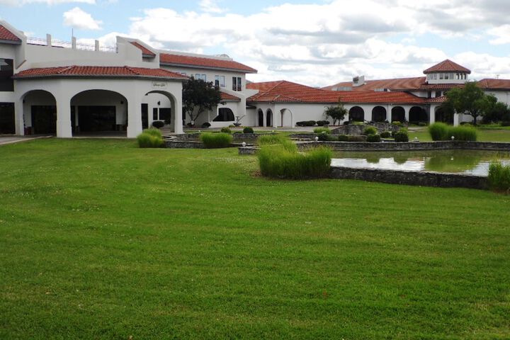 Hotel 4 of 52