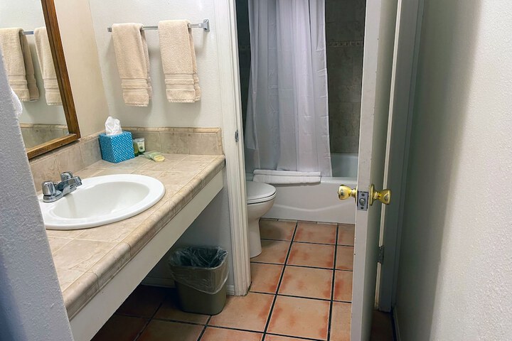 Room 21 of 26