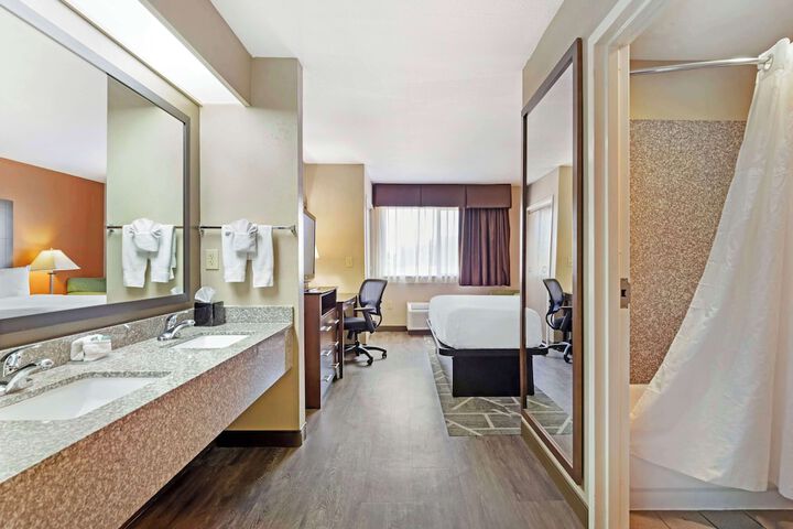 Best Western Inn & Suites