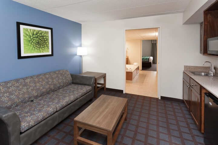 Room 5 of 24