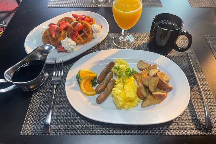 Breakfast/Coffee Service 78 of 99