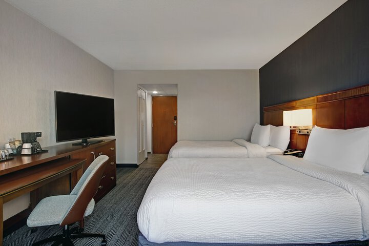Room 32 of 74