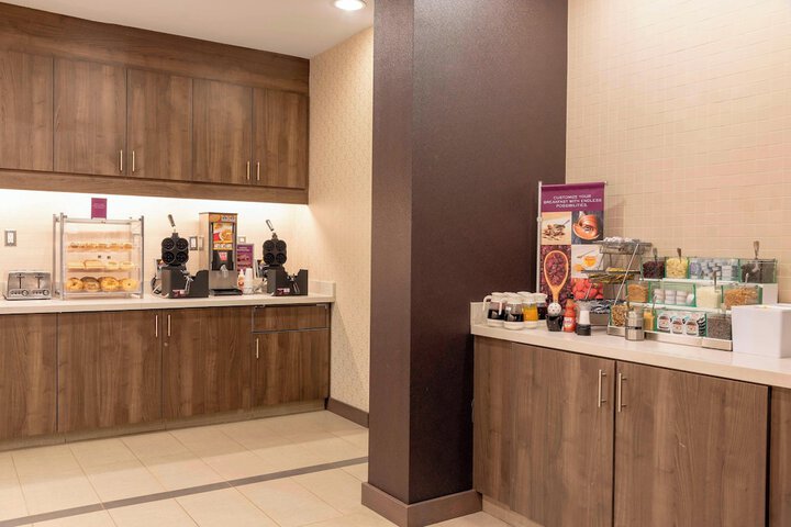 Residence Inn Akron South / Green