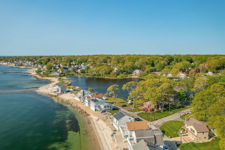 Charming Niantic Vacation Rental: Walk to Beach!