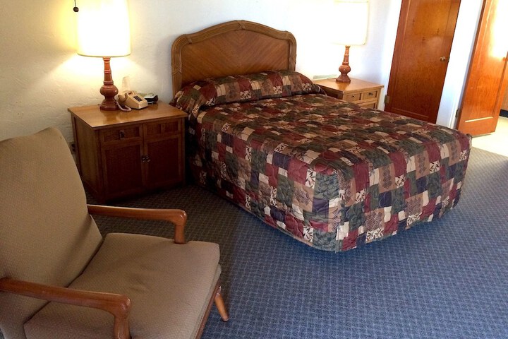 Room 11 of 13
