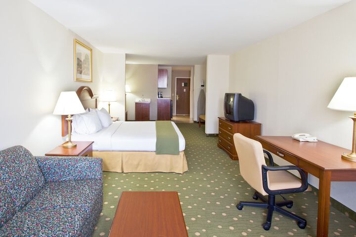 Room 41 of 80