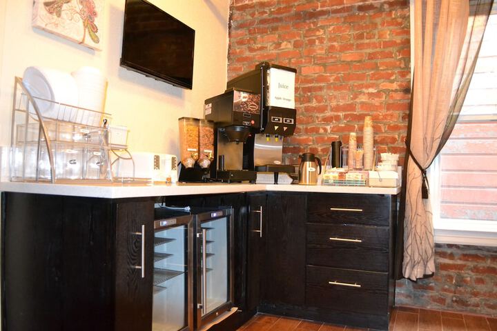 Breakfast/Coffee Service 36 of 37