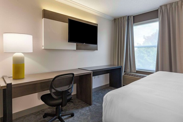 Room 34 of 41