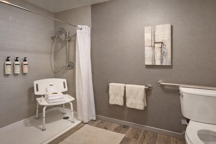 Best Western Plus Peppertree Airport Inn