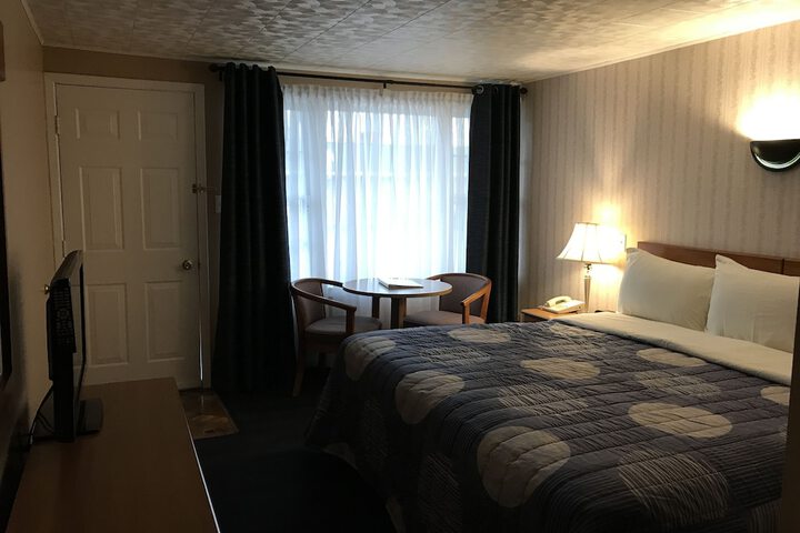Room 18 of 32