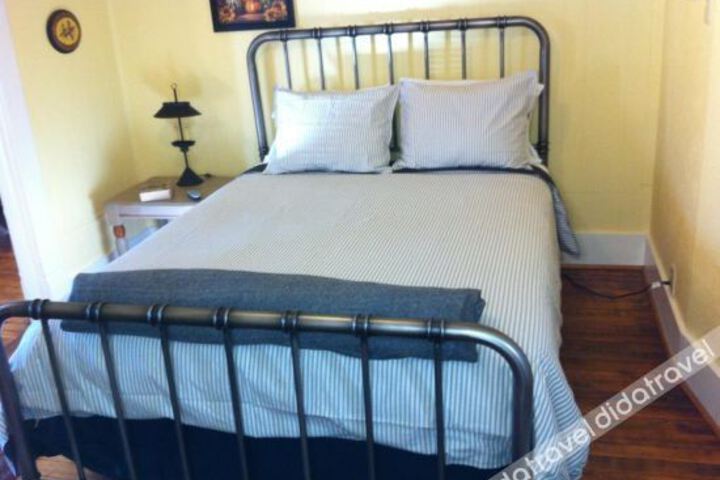 Brooks House Suites