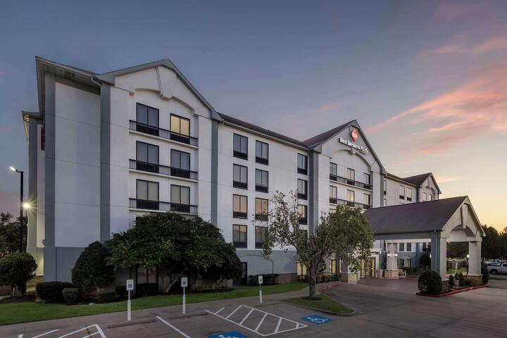 Best Western Plus Sugar Land / Stafford