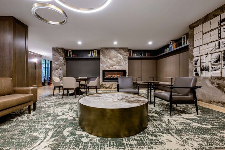 Hotel Fort Des Moines Curio Collection by Hilton