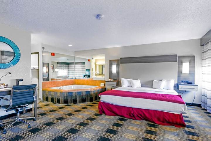 Room 16 of 30
