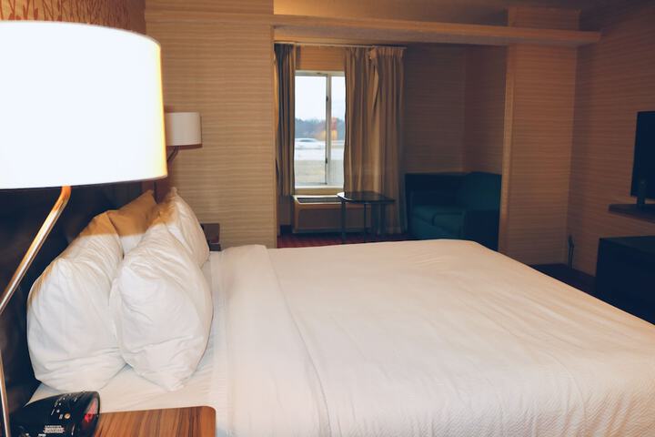 Room 12 of 20