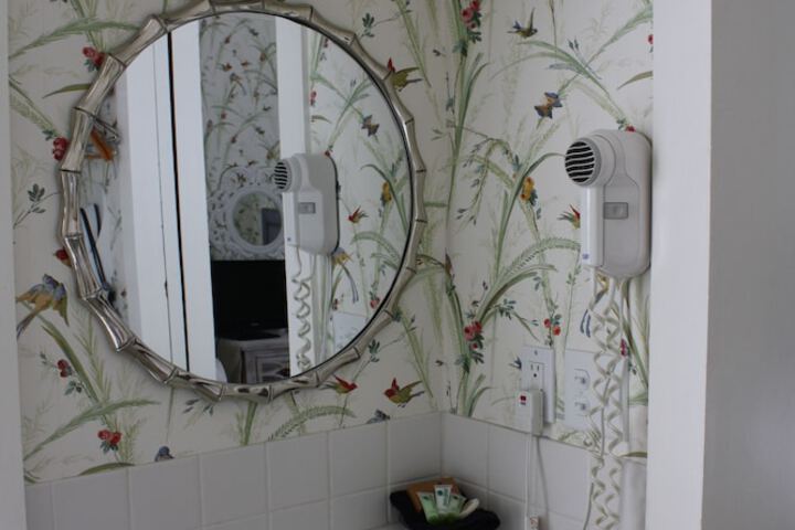 Room 27 of 41